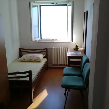 Mountain Hut Putalj * Kaštela