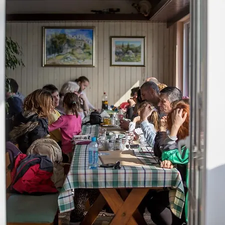 Hostal Mountain Hut Putalj